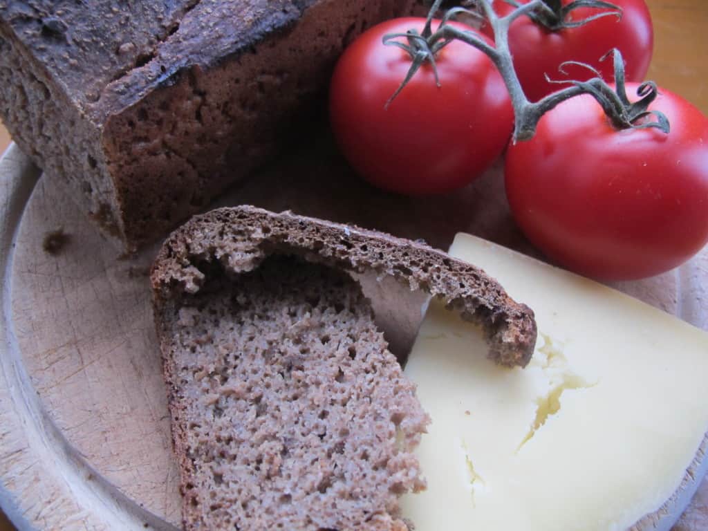 100% rye bread with cheese and vine tomatoes