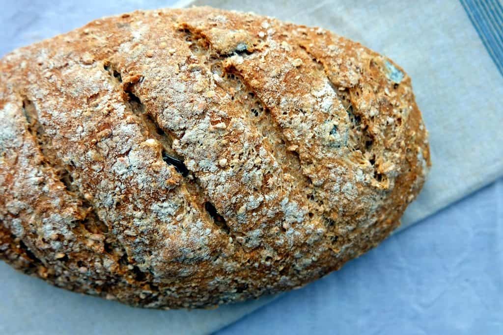 Buckwheat seaweed bread