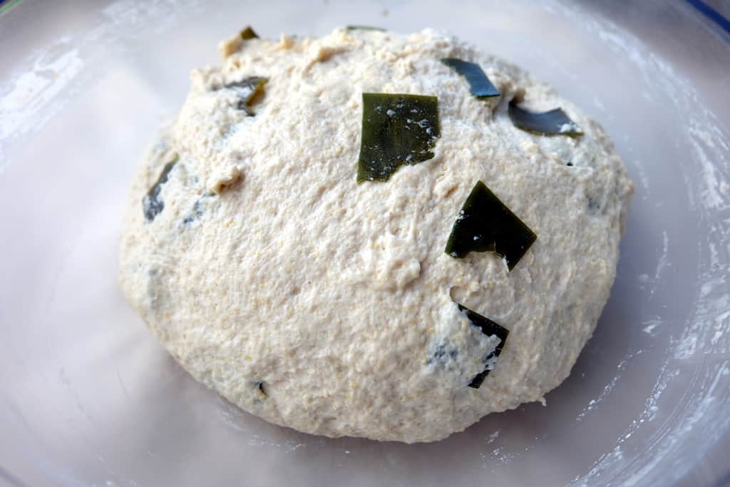 Kombu seaweed bread