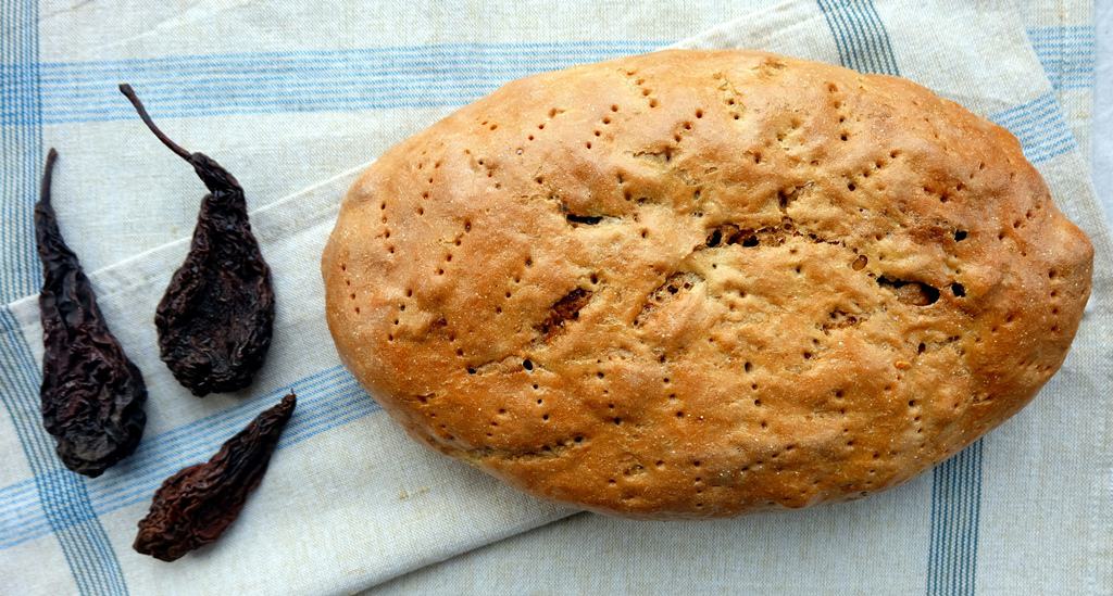 Kletzenbrot Recipe (Austrian Christmas Fruit Loaf) - The Bread She Bakes