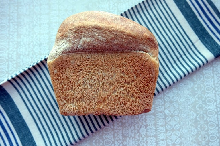 White bloomer bread