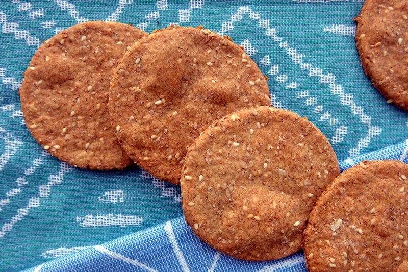 Buckwheat flour crackers