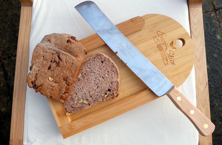 Eezi-Slice Bread Board and Knife