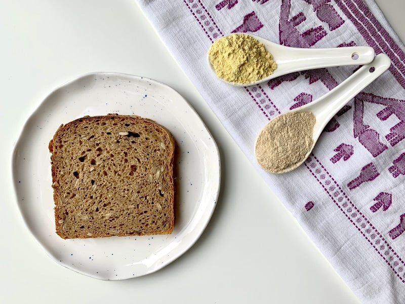 Protein-rich bread, lupin flour, peasemeal