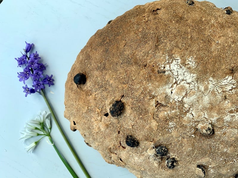 Raisin cinnamon sourdough bread