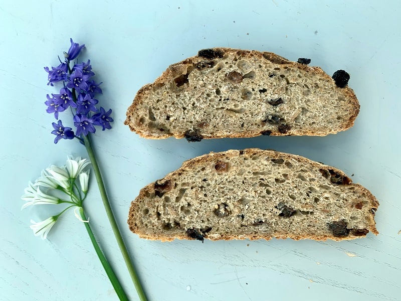 Raisin cinnamon sourdough